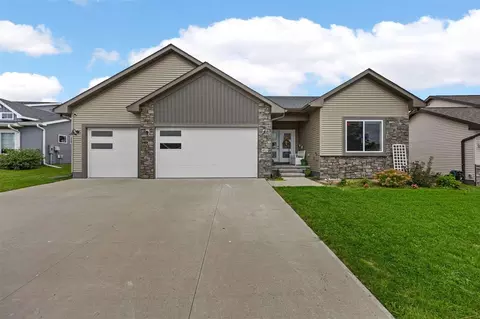 4523 Luke Dr, Iowa City, IA 52246