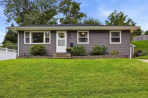 1648 24th St NW, Cedar Rapids, IA 52405