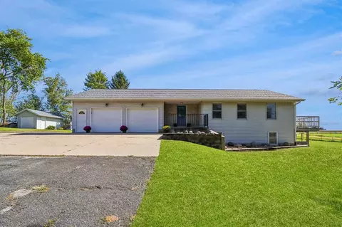 2826 W Ave, Parnell, IA 52325