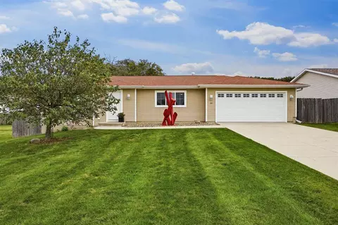 255 S 21st Street Ct, Marion, IA 52302