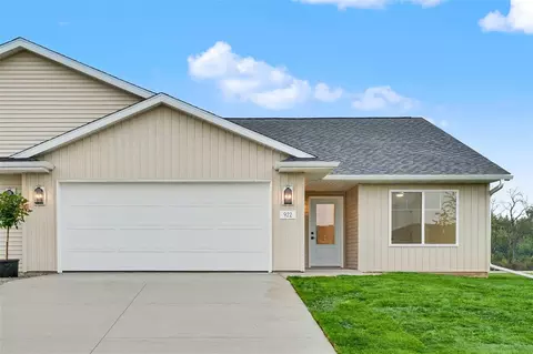 922 Oak Dr, Palo, IA 52324