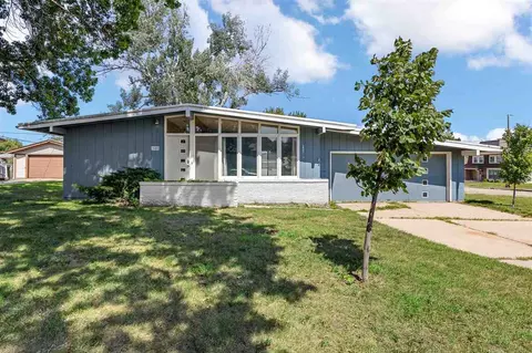 2500 Falbrook Dr, Cedar Rapids, IA 52402