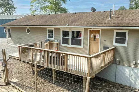 1045 Vine Ave, Riverside, IA 52327