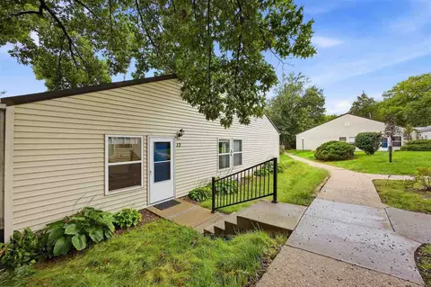 1220 Village Rd, Iowa City, IA 52240
