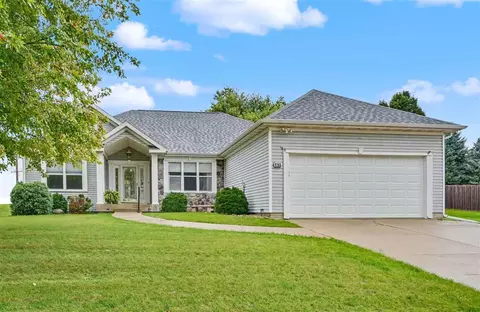 4165 Deer Valley Dr, Marion, IA 52302