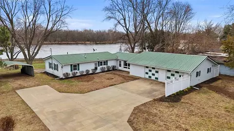 18416 Highway 70, Conesville, IA 52739