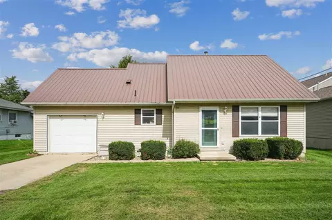 506 W 2nd St, Mechanicsville, IA 52306