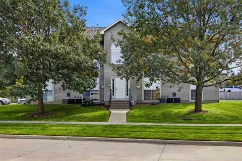 146 Elm Ridge Dr, North Liberty, IA 52317