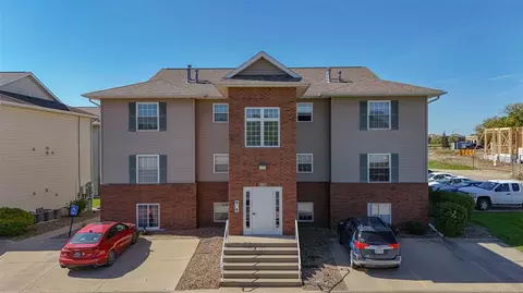 120 Cherry Ct, North Liberty, IA 52317