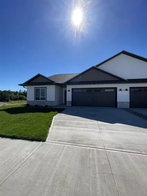 849 Armands Ln, Tiffin, IA 52340