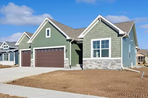 Exterior - 1010 Linden Ln, Ely, IA 52227 photo 3 of 5