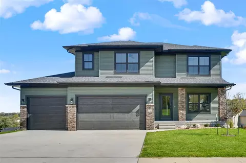 1517 Legend Dr, Tiffin, IA 52340