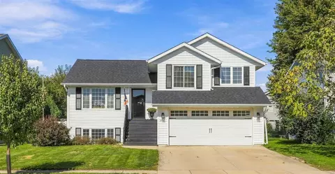 1436 Dickenson Ln, Iowa City, IA 52240