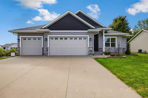 765 Berkshire Ln, North Liberty, IA 52317