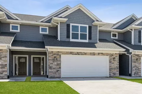 2231 Eversull Ln, North Liberty, IA 52317