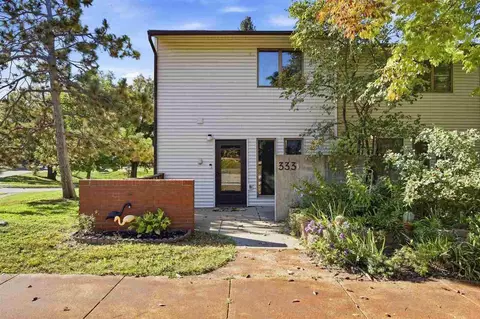 333 Samoa Ct, Iowa City, IA 52246