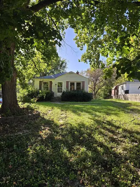 616 10th Ave, Coralville, IA 52241
