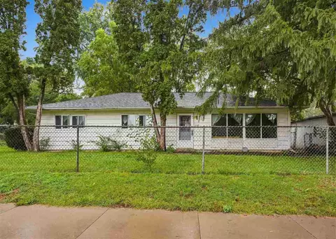 1400 Deforest Ave, Iowa City, IA 52240