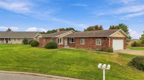 801 M Ave, Kalona, IA 52247