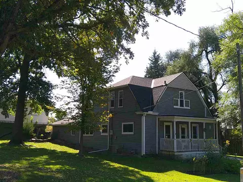 306 Parham St, Muscatine, IA 52761