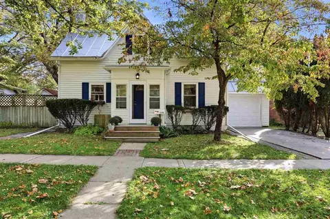 1119 Fairchild St, Iowa City, IA 52245