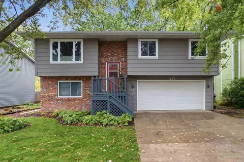 1427 Esther St, Iowa City, IA 52240
