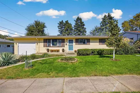 1300 Brookwood Dr, Iowa City, IA 52240