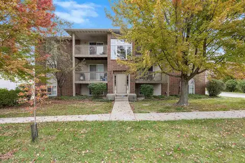 38 Westside Dr, Iowa City, IA 52246