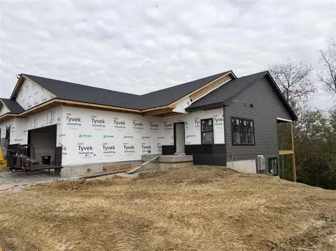 570 Maclan Cir, Iowa City, IA 52246