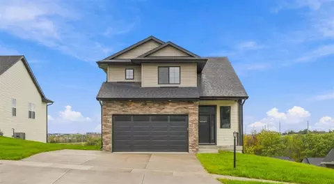 1306 E Gable Way, Tiffin, IA 52340
