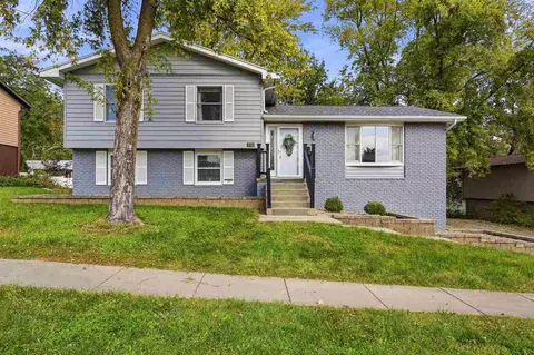 131 Penfro Dr, Iowa City, IA 52246