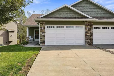 1860 Carroll Ct, North Liberty, IA 52317