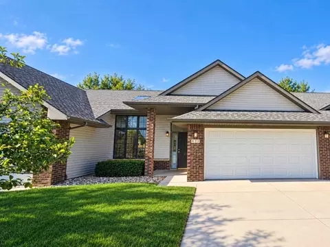 832 Westside Dr, Iowa City, IA 52246