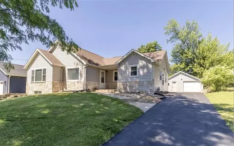 1230 NW Belmont Pkwy, Cedar Rapids, IA 52405