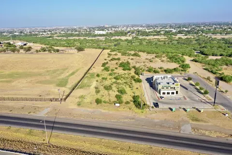 1701 Norton St, Laredo, TX 78046 photo 1