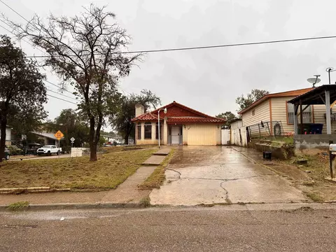 902 Okane St, Laredo, TX 78040 photo 1