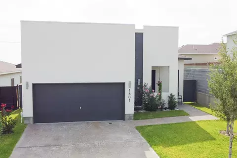 1601 Sombras Dr, Laredo, TX 78045 photo 1
