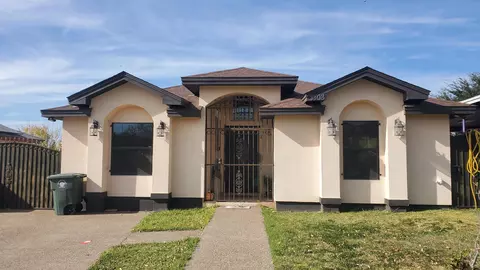 3308 Morelos Dr, Laredo, TX 78046 photo 1