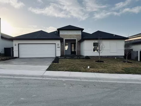 109 Sorella Loop, Laredo, TX 78045 photo 1