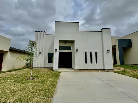 1604 Tulum Dr, Laredo, TX 78046 photo 1