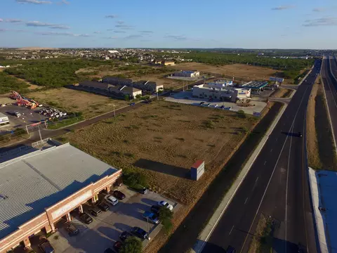 1027 Bob Bullock Lp, Laredo, TX 78043 photo 1
