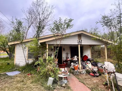 1320 Olive St, Laredo, TX 78041 photo 1