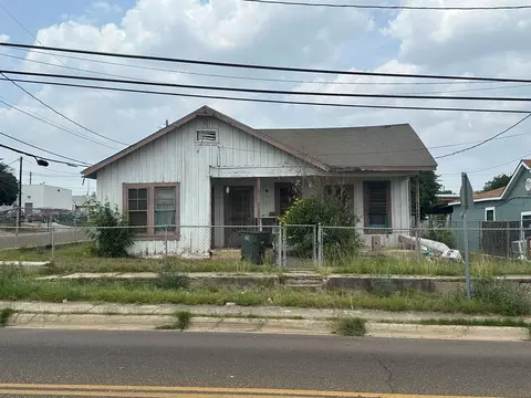 602 Gustavus St, Laredo, TX 78040 photo 1