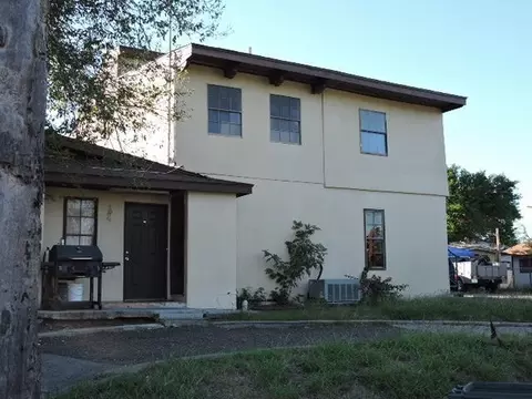 1720 Lyon St, Laredo, TX 78043 photo 3