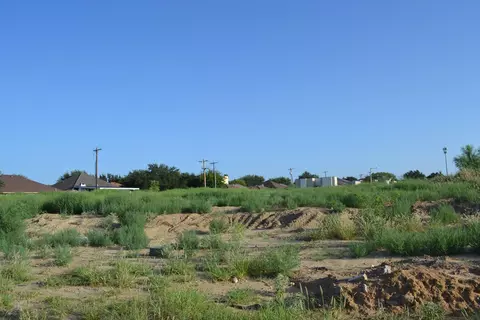 000 Shiloh Dr, Laredo, TX 78045