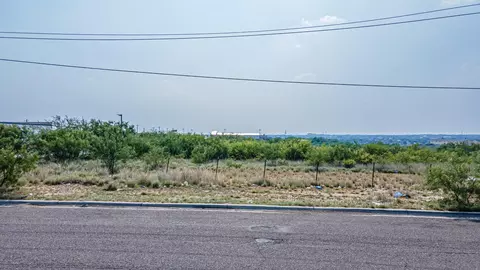204 Bob Bullock Lp, Laredo, TX 78043 photo 1