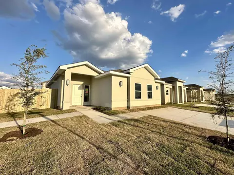 1633 Tutor Dr, Laredo, TX 78046 photo 1