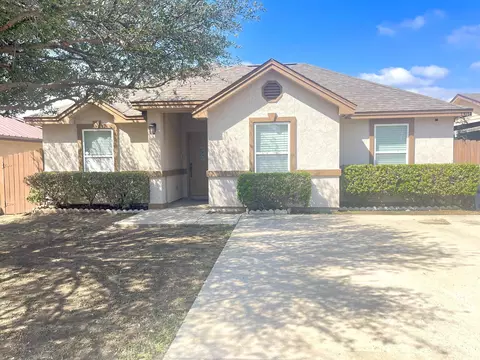 13114 Kickapoo Dr, Laredo, TX 78045 photo 1