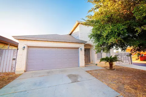 828 Witherspoon Lp, Laredo, TX 78046 photo 1