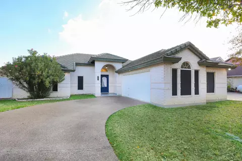 307 Cambridge Lp, Laredo, TX 78045 photo 1